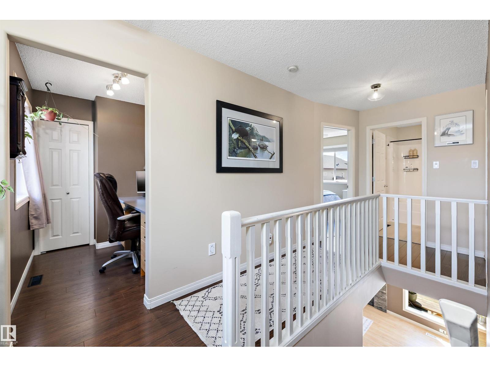 33 LAMPLIGHT DR — photo 17
