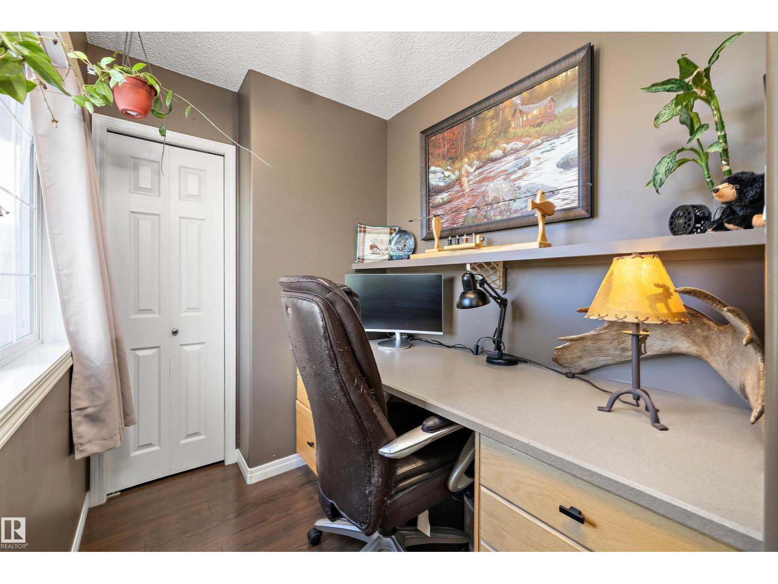 33 LAMPLIGHT DR — photo 18