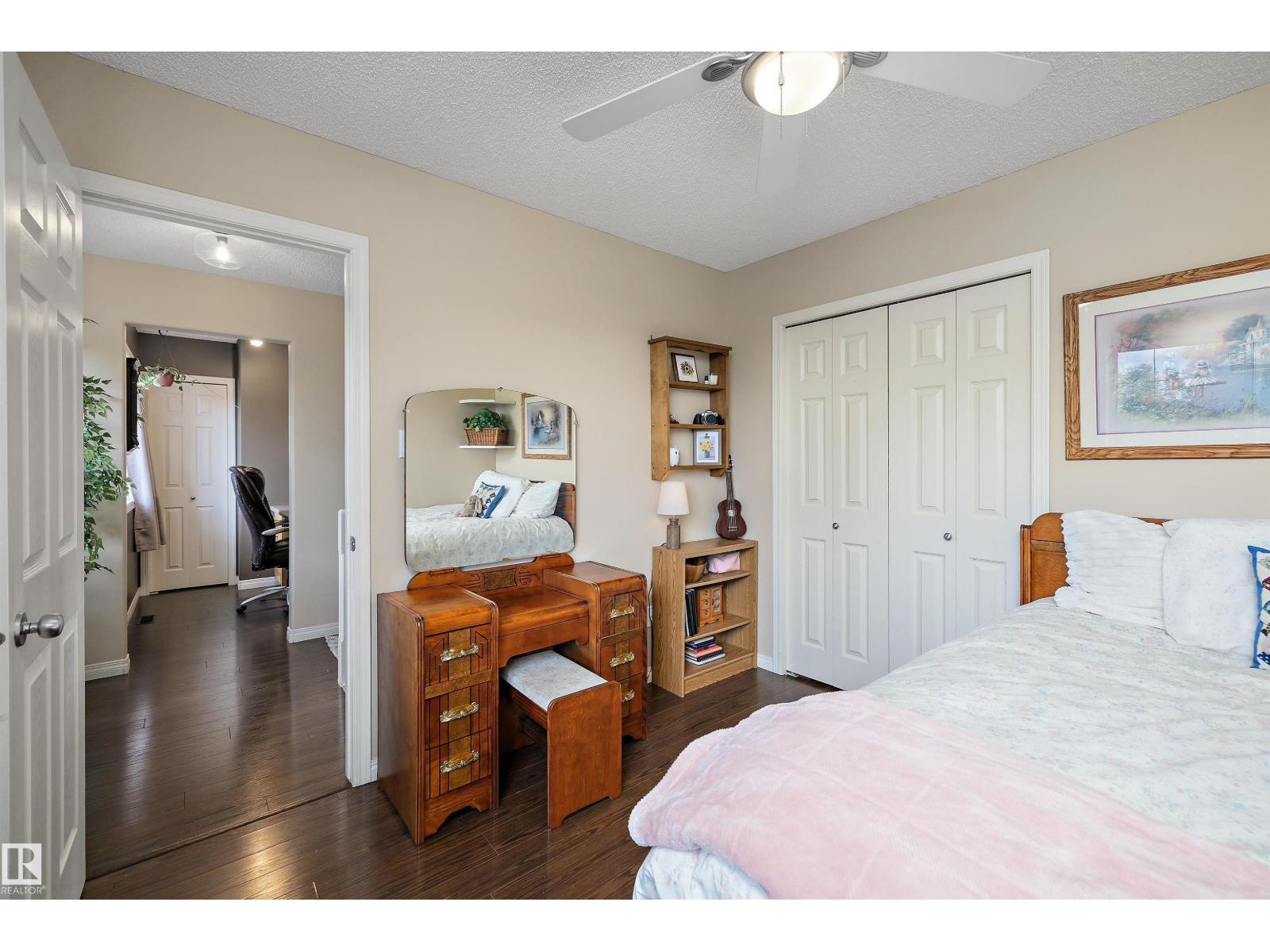 33 LAMPLIGHT DR — photo 21
