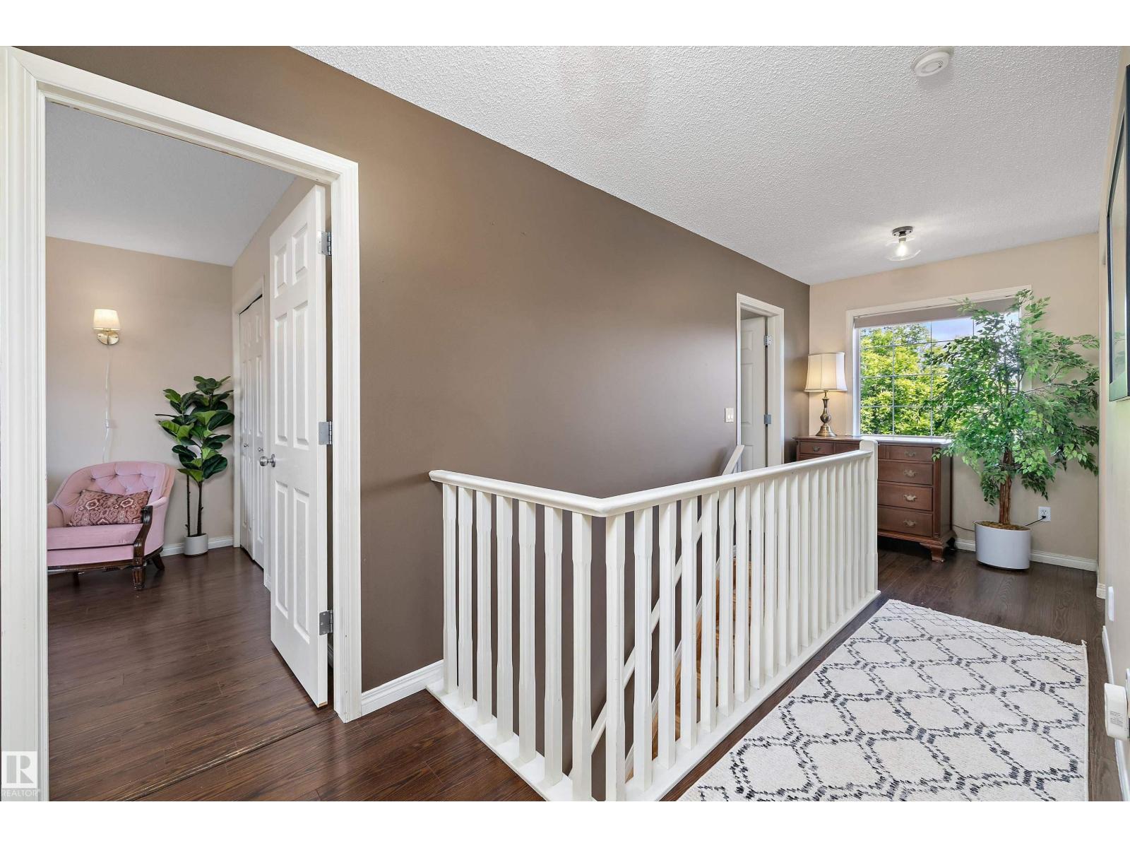 33 LAMPLIGHT DR — photo 22