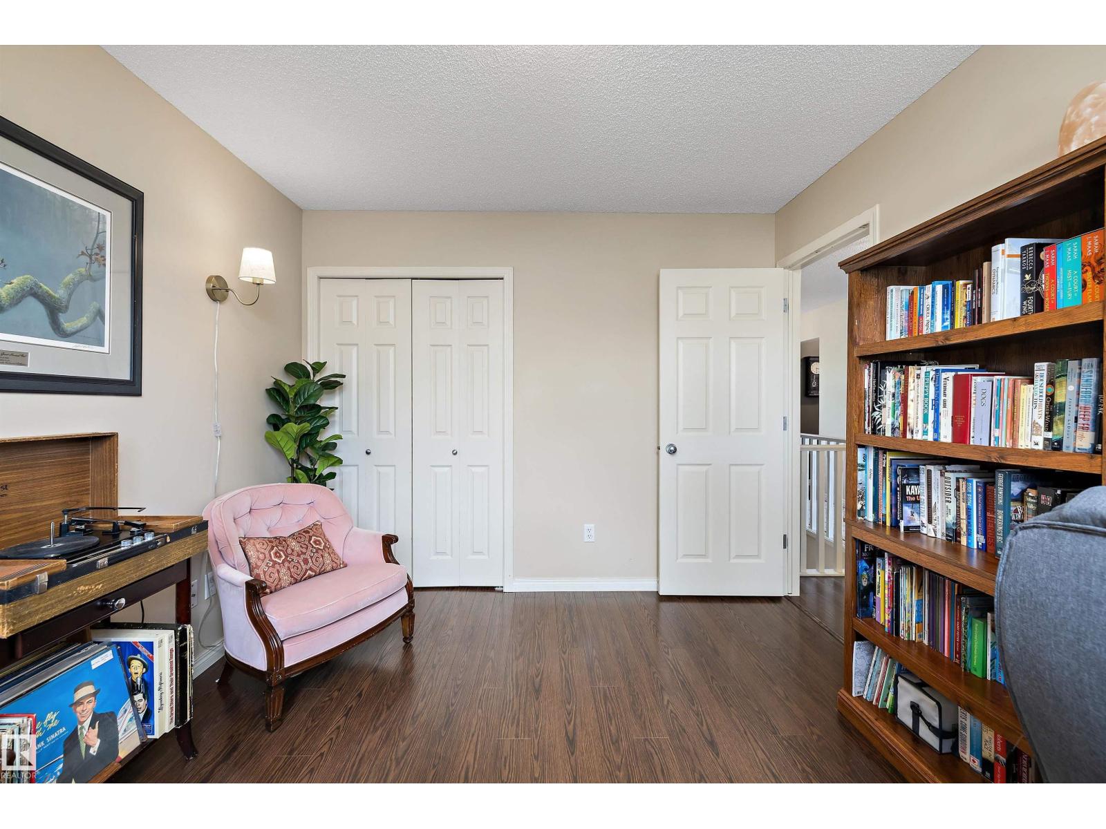 33 LAMPLIGHT DR — photo 29