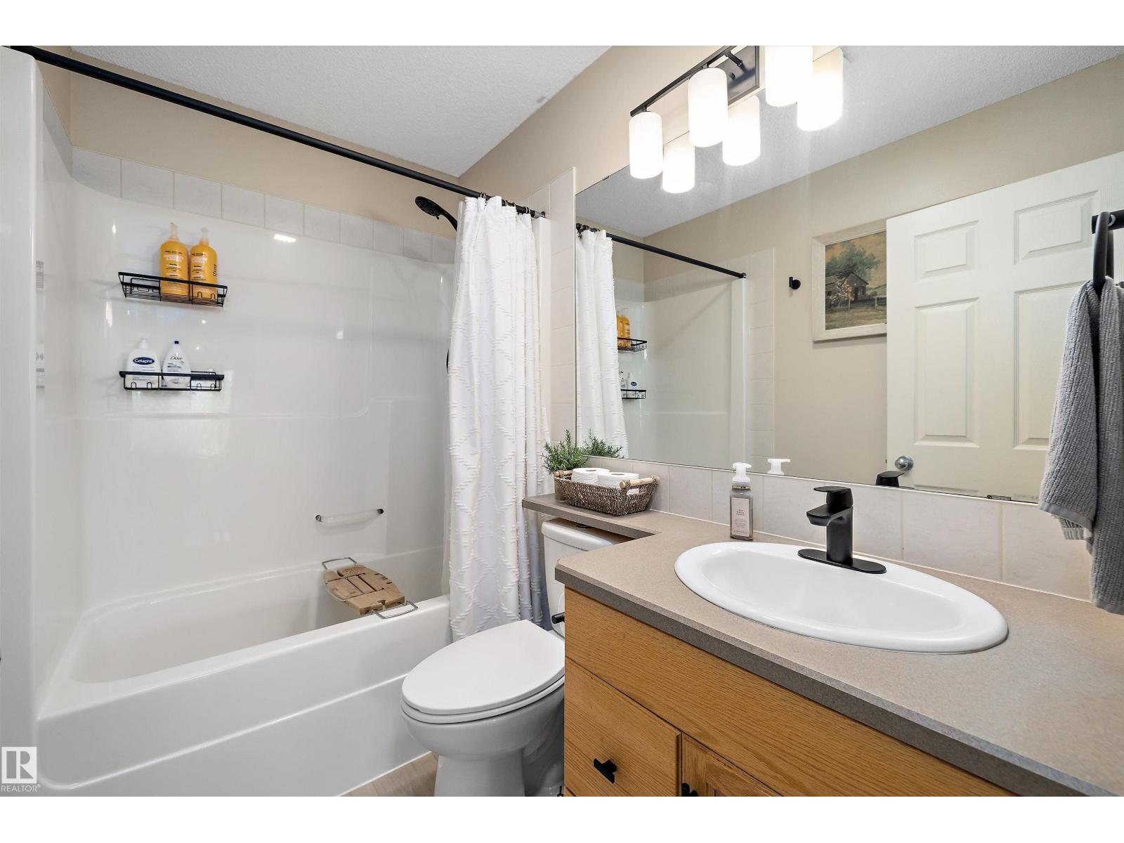 33 LAMPLIGHT DR — photo 30