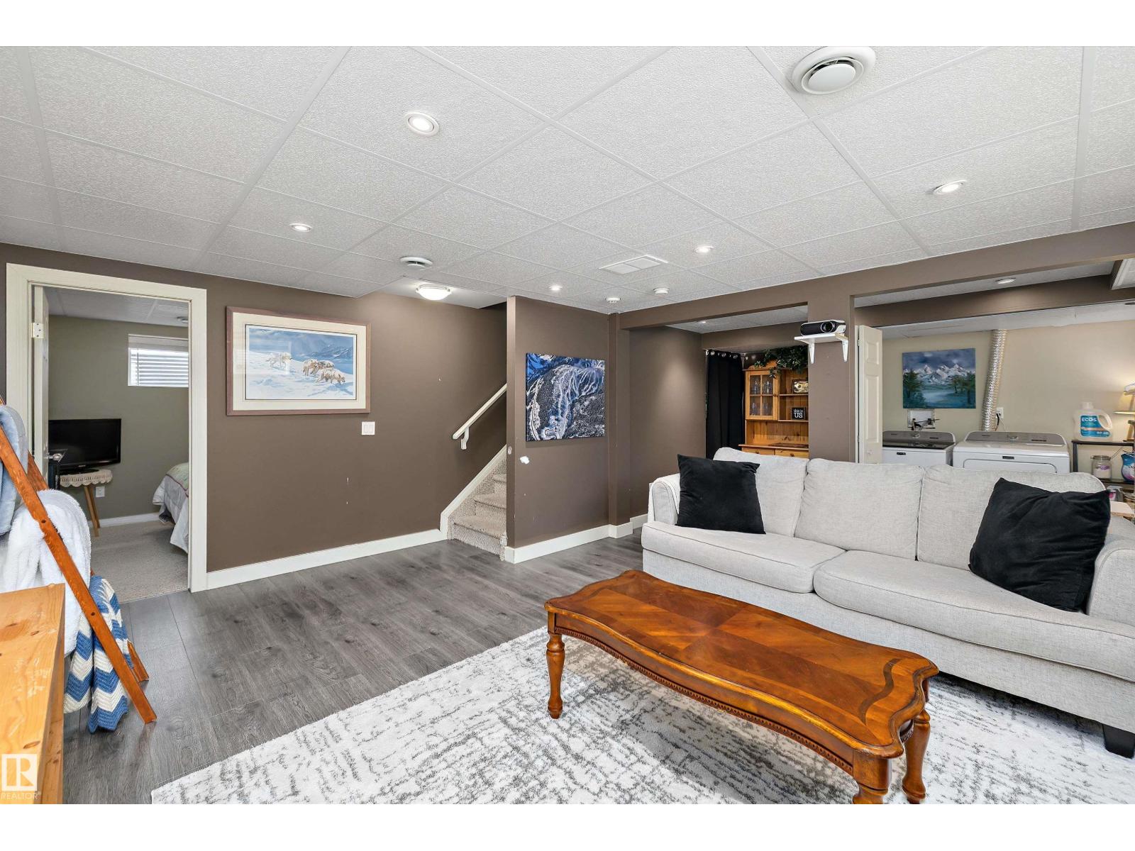 33 LAMPLIGHT DR — photo 33