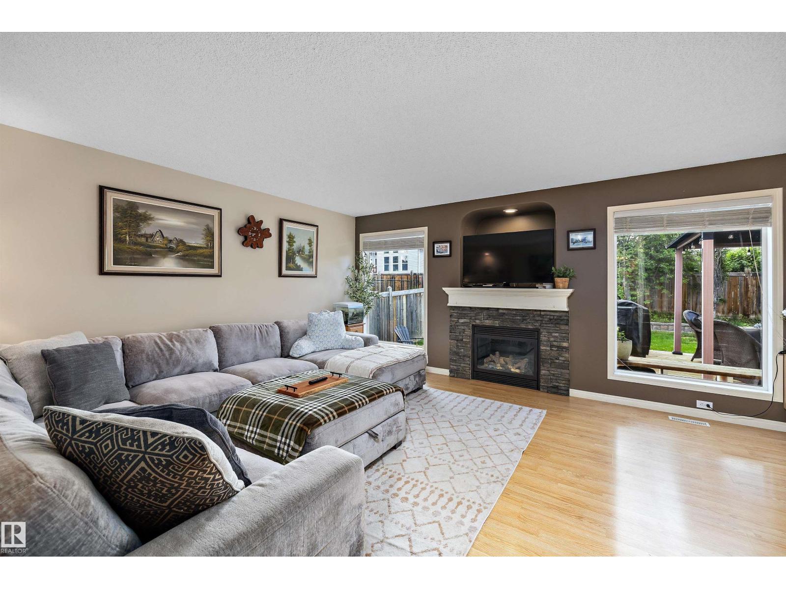 33 LAMPLIGHT DR - photo 4