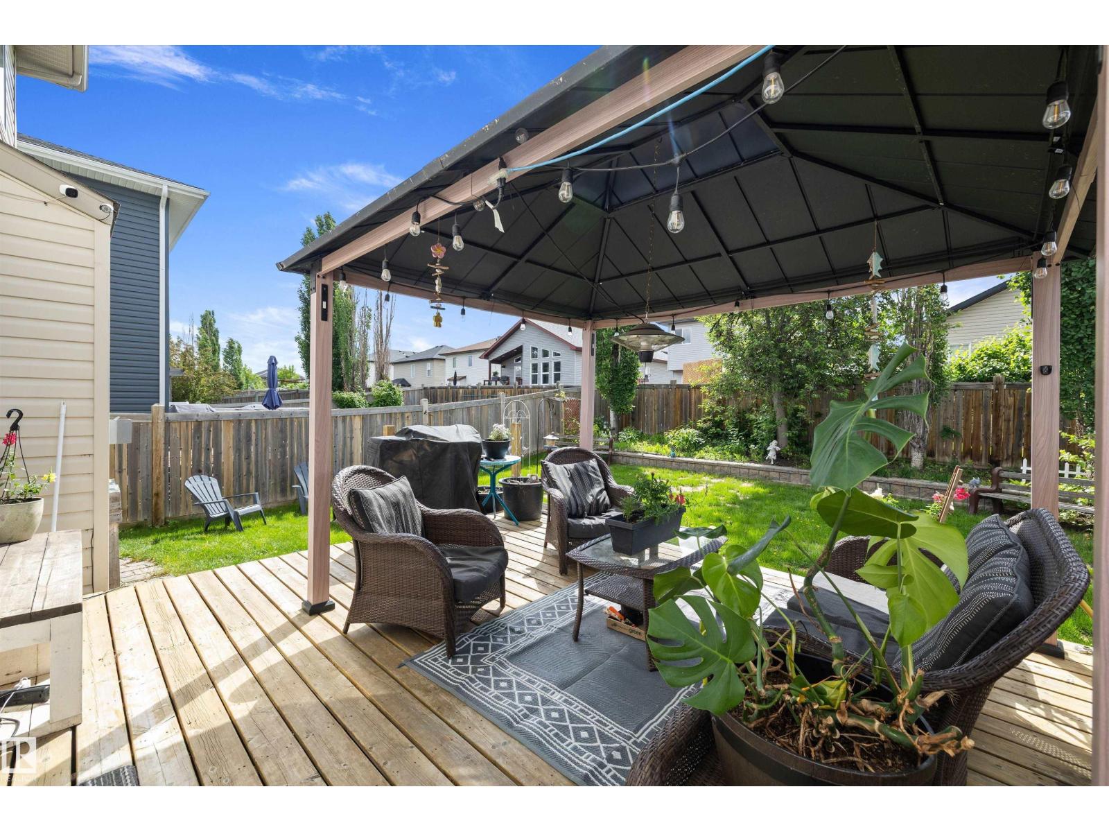 33 LAMPLIGHT DR — photo 40