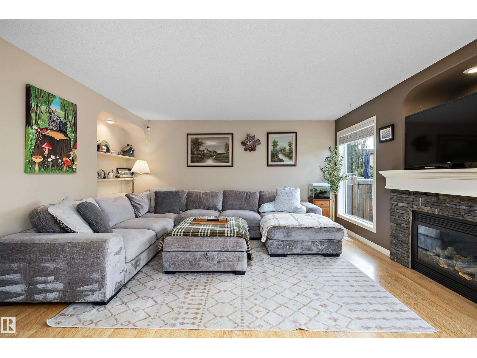33 LAMPLIGHT DR — photo 6