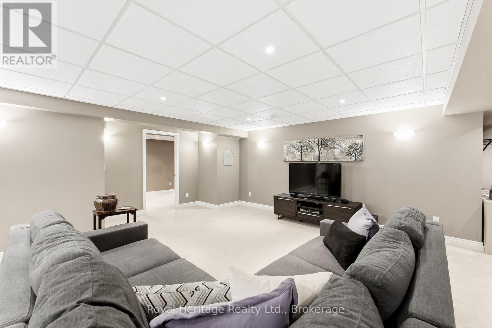 2 CORTLAND WAY - 27
