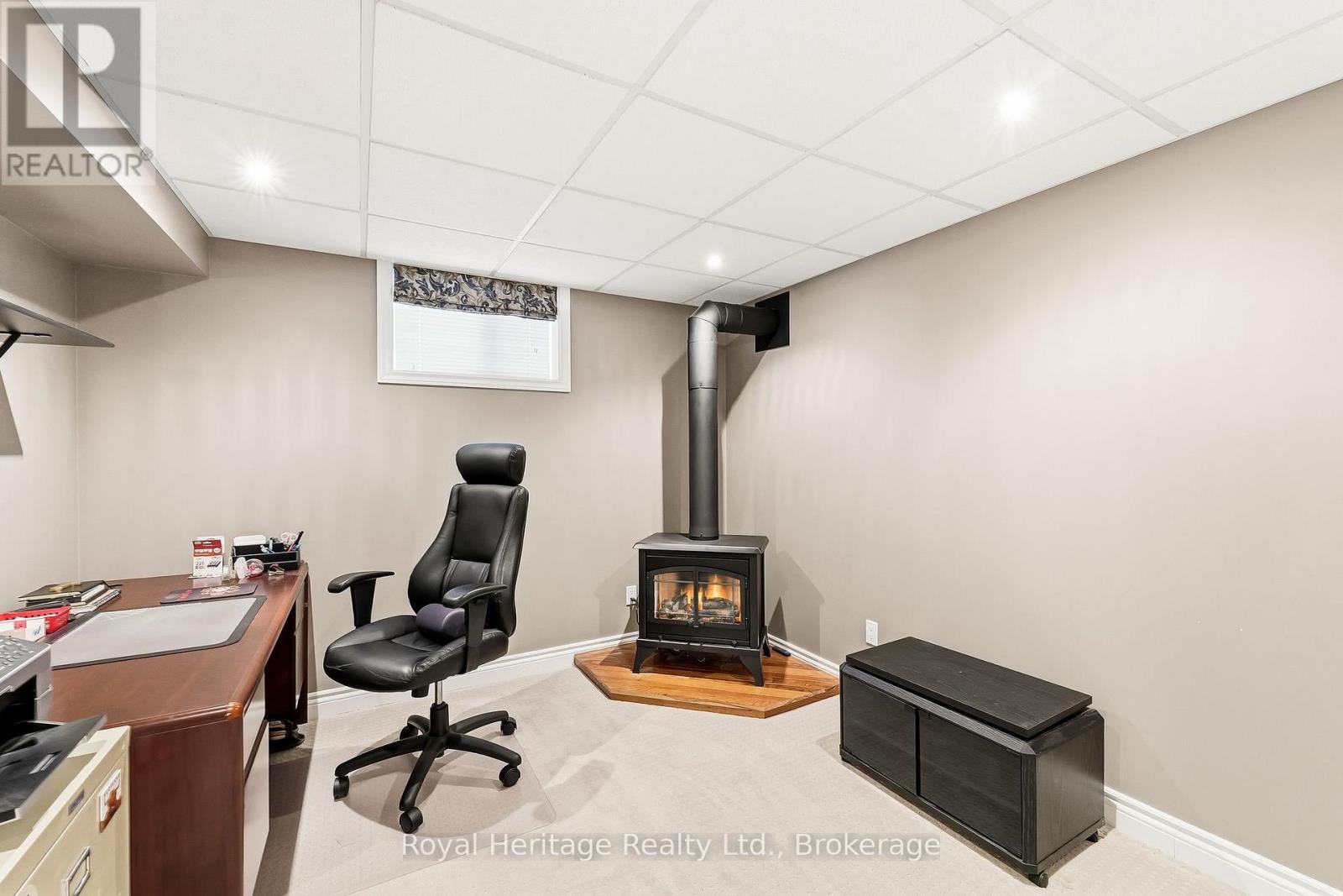 2 CORTLAND WAY - 31
