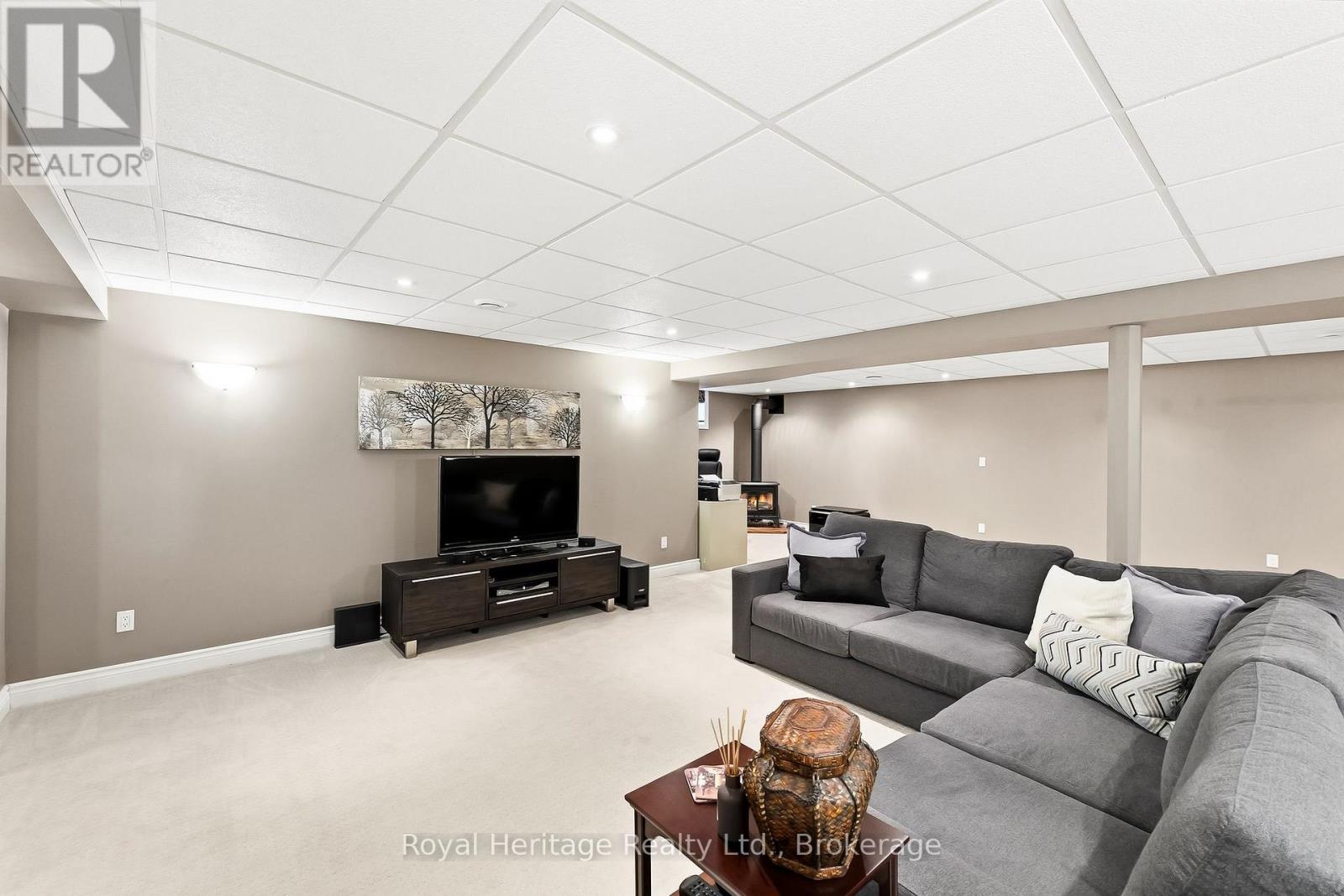 2 CORTLAND WAY - 29