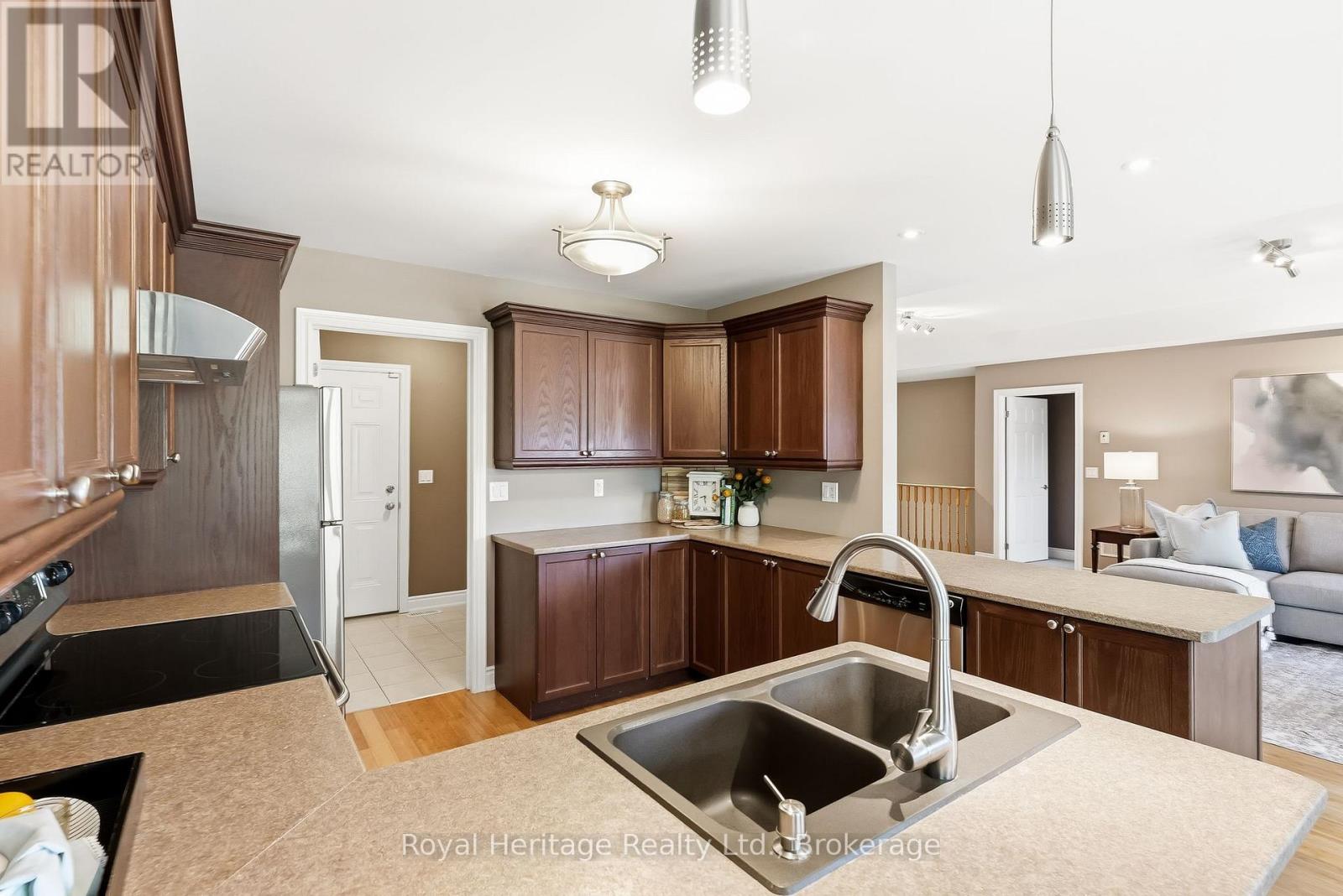 2 CORTLAND WAY - 13