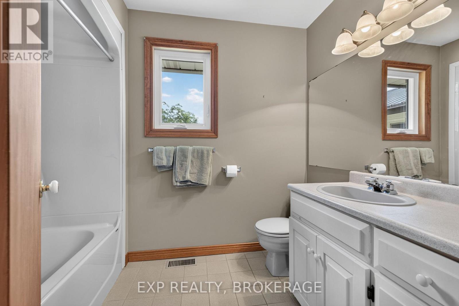 1926 CENTREVILLE ROAD - 32