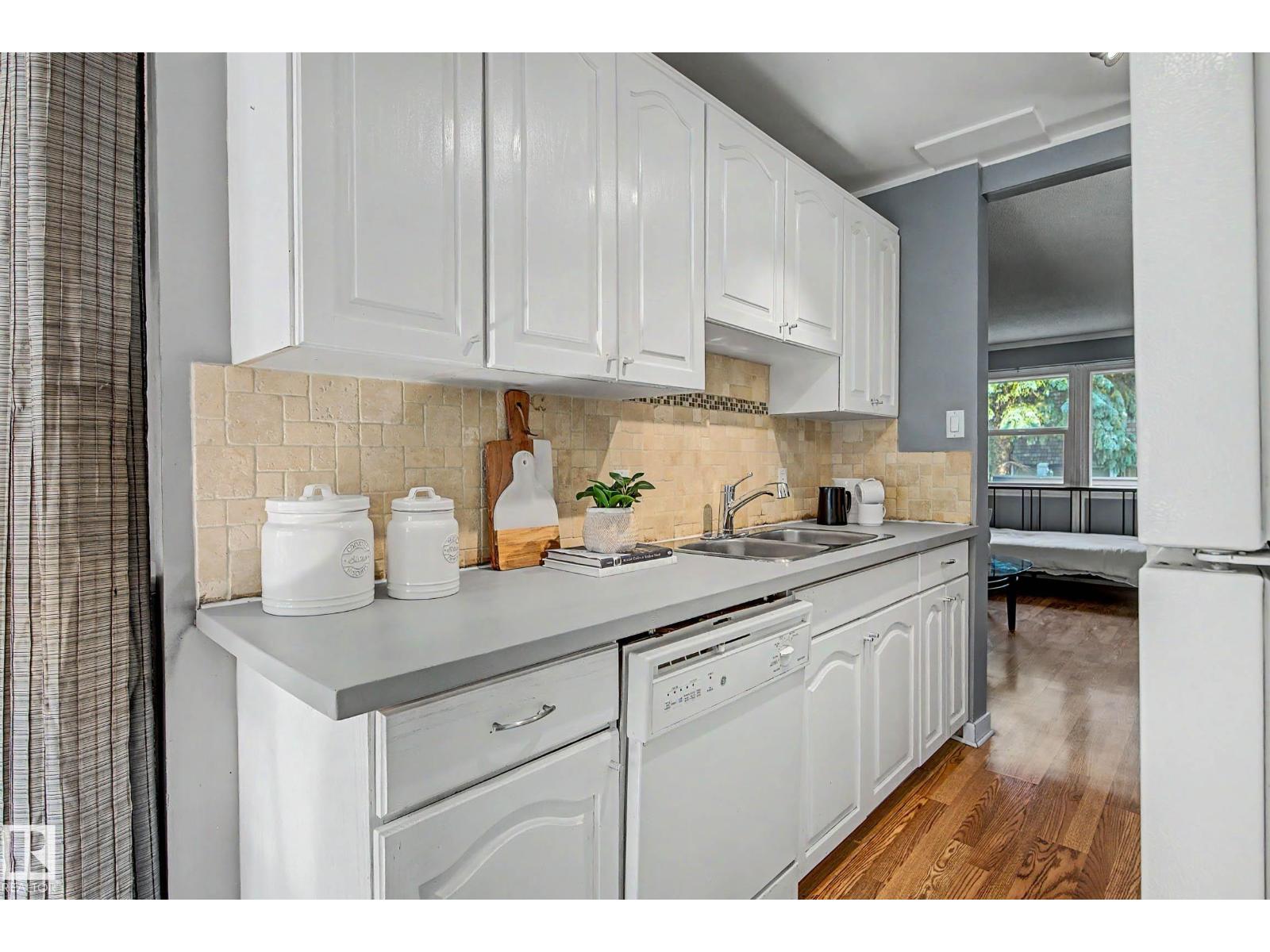 219 VILLAGE ON THE GREEN GR NW - 10