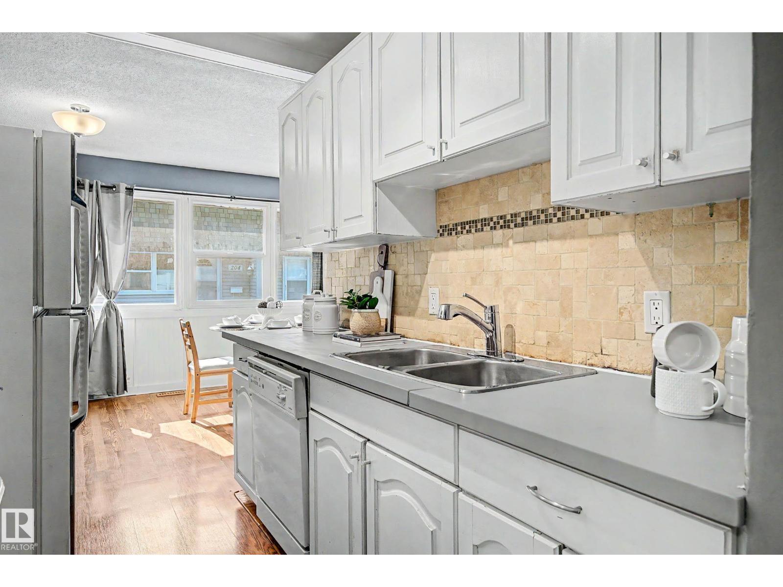 219 VILLAGE ON THE GREEN GR NW - 8