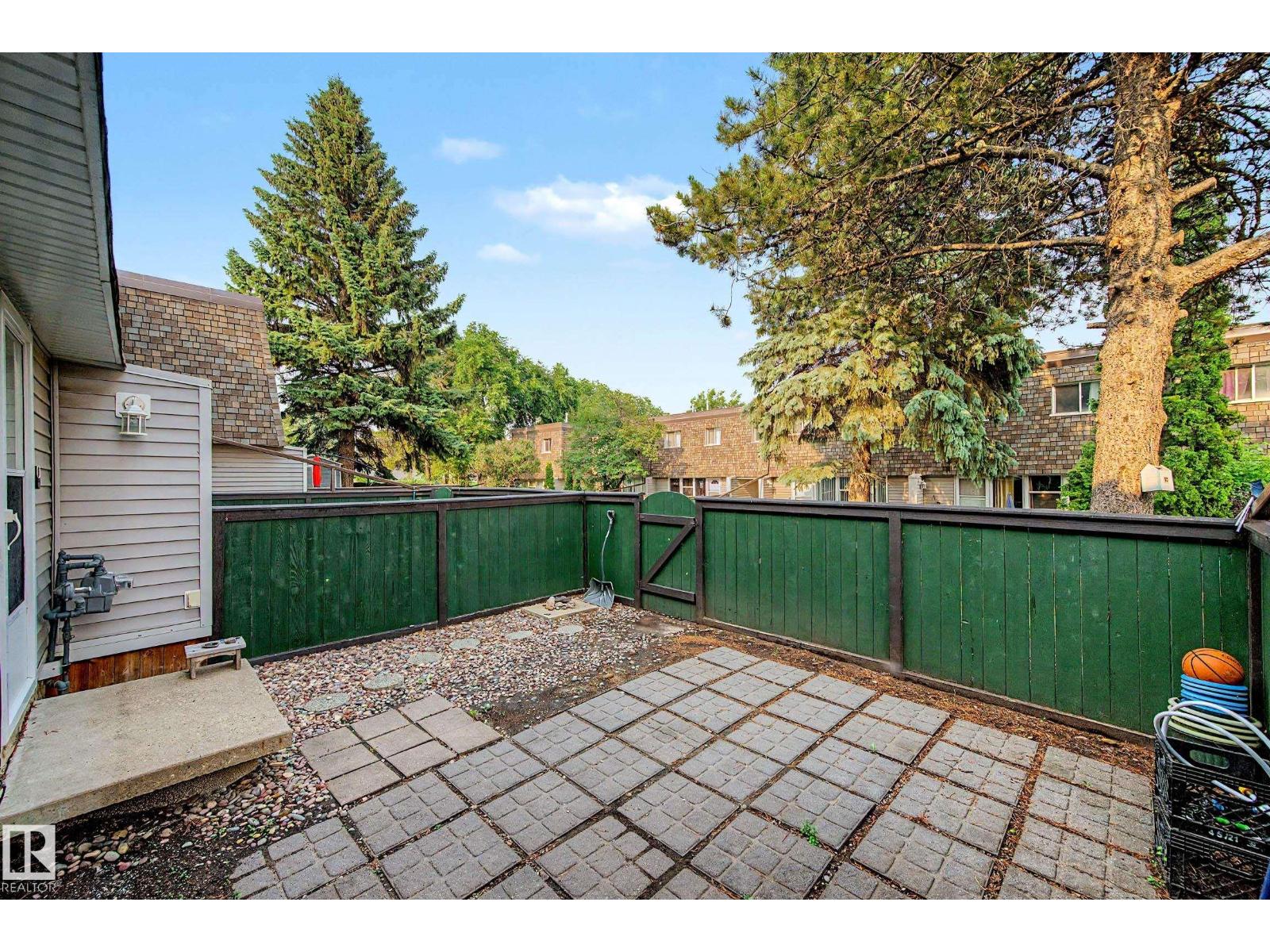 219 VILLAGE ON THE GREEN GR NW - 34
