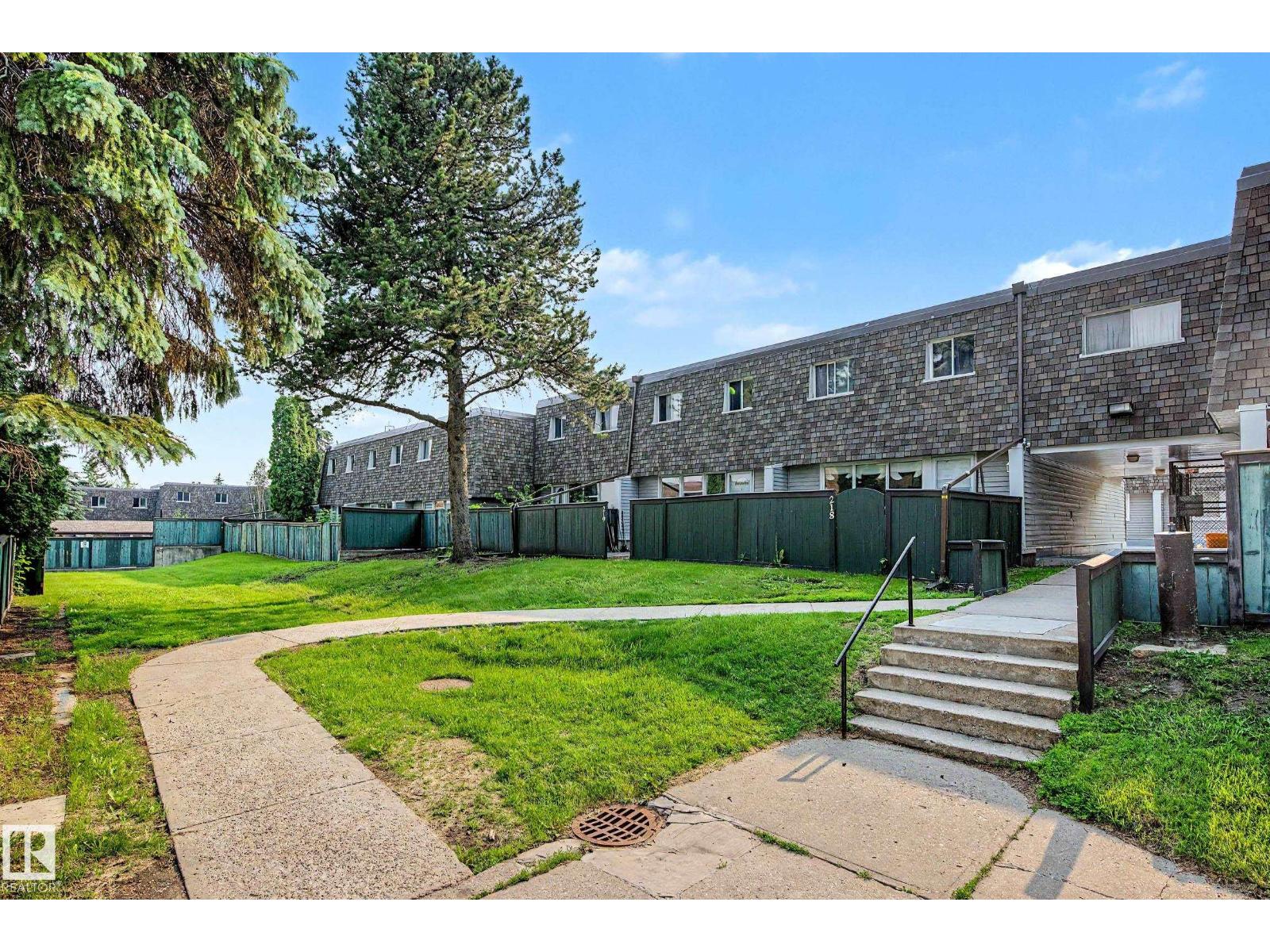 219 VILLAGE ON THE GREEN GR NW - 37