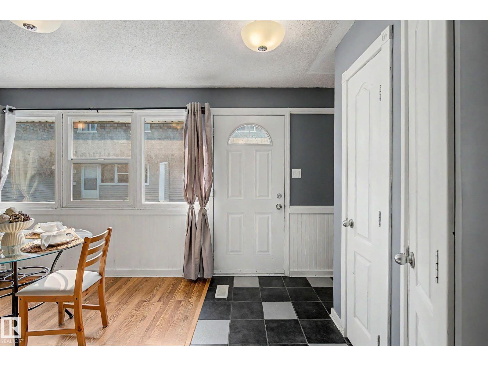 219 VILLAGE ON THE GREEN GR NW - 18