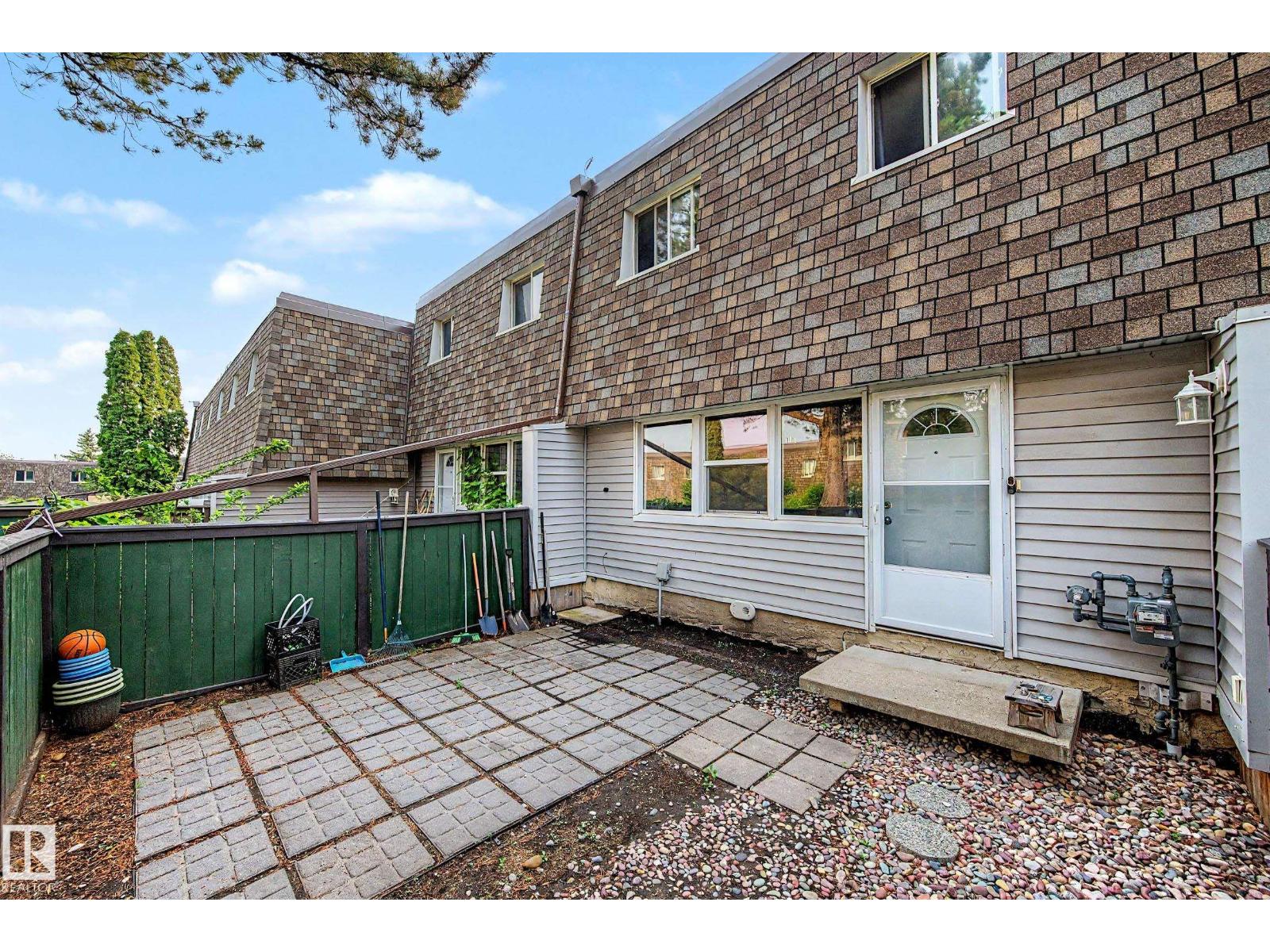 219 VILLAGE ON THE GREEN GR NW - 32