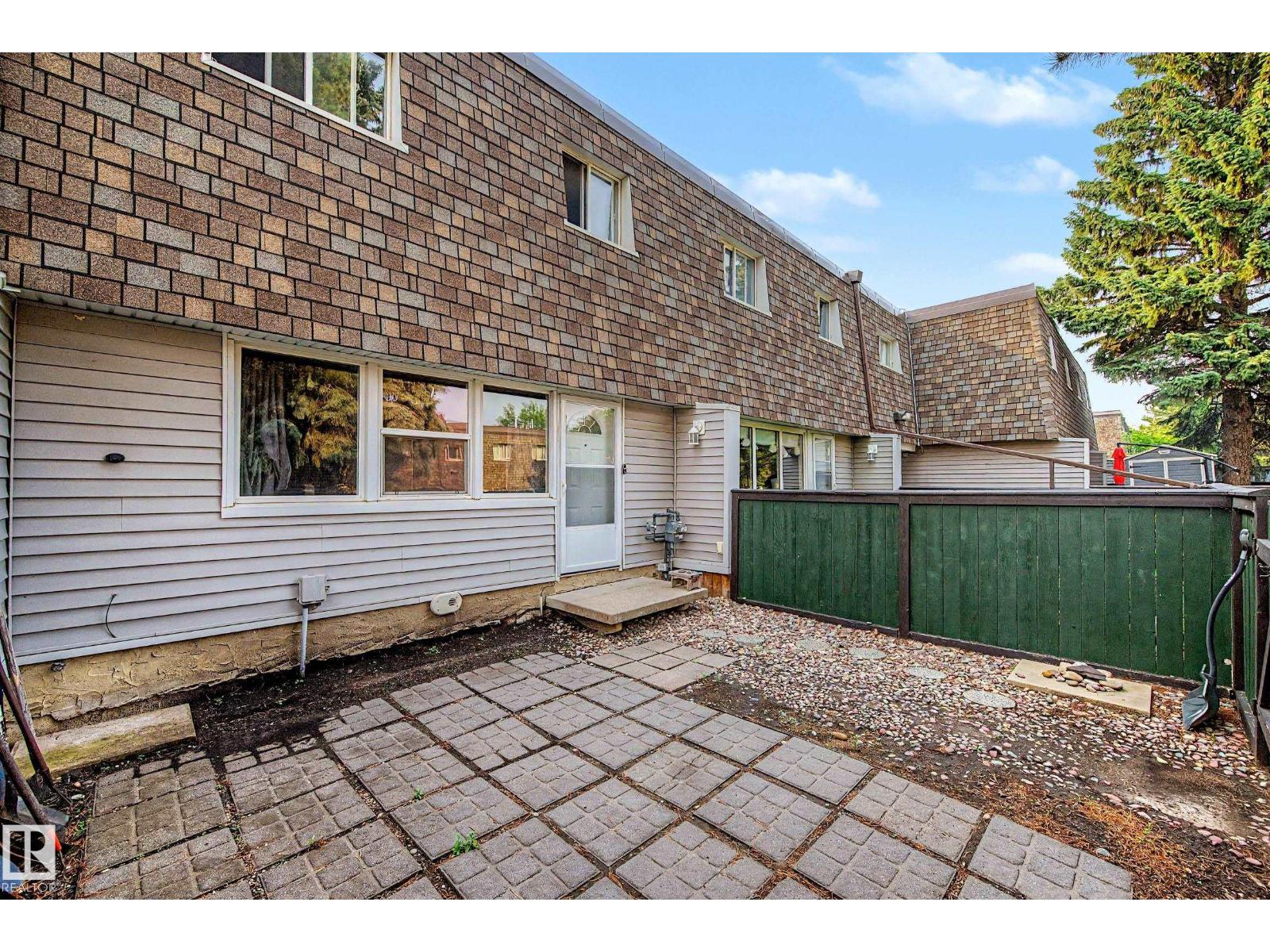 219 VILLAGE ON THE GREEN GR NW - 33