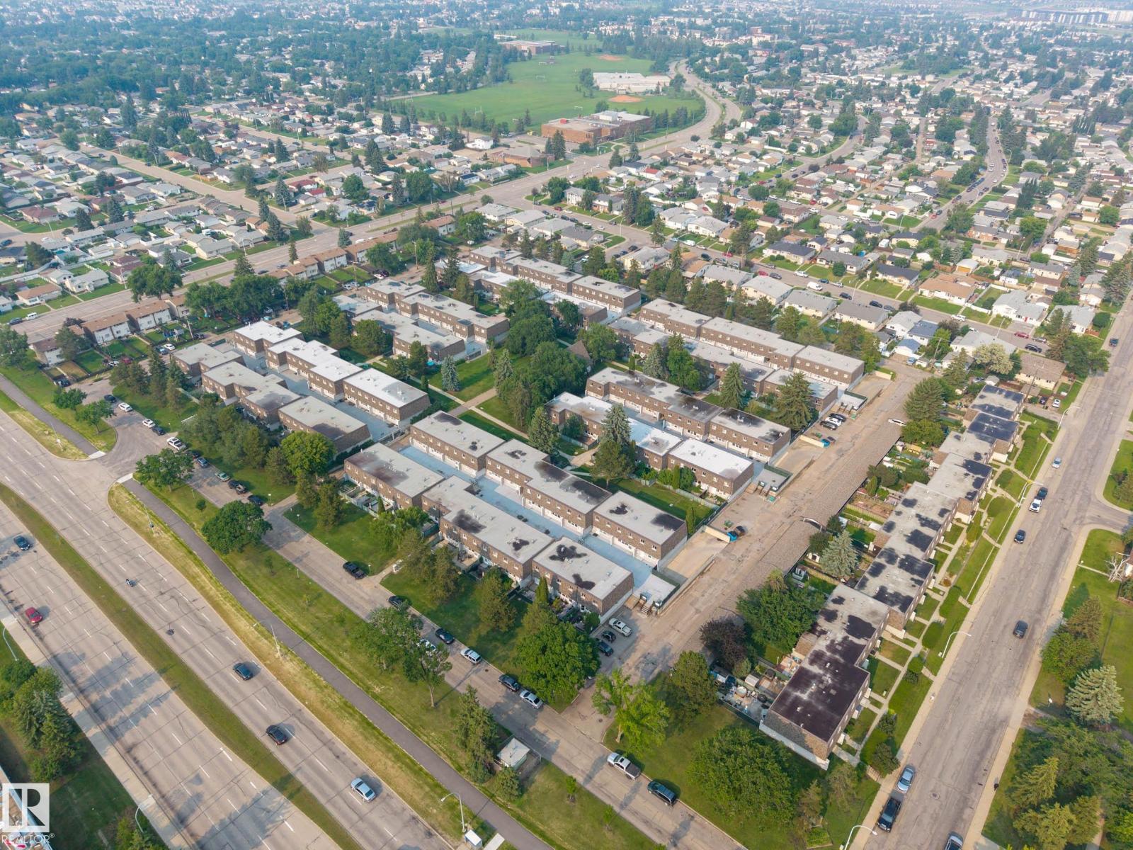 219 VILLAGE ON THE GREEN GR NW - 41