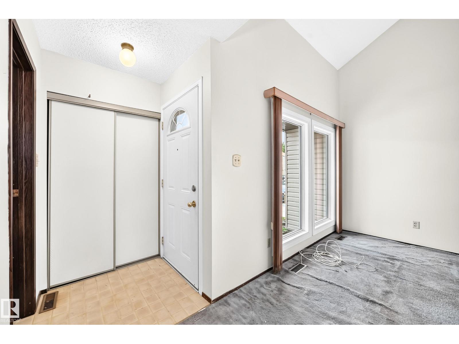 #38 2020 105 ST NW - photo 4
