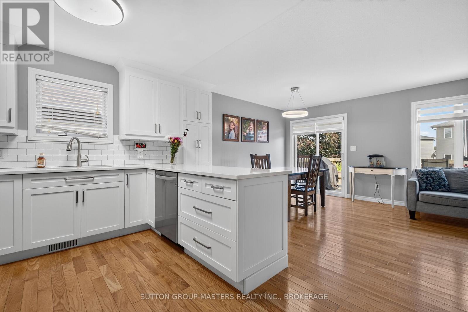 192 KILDARE AVENUE W - 17
