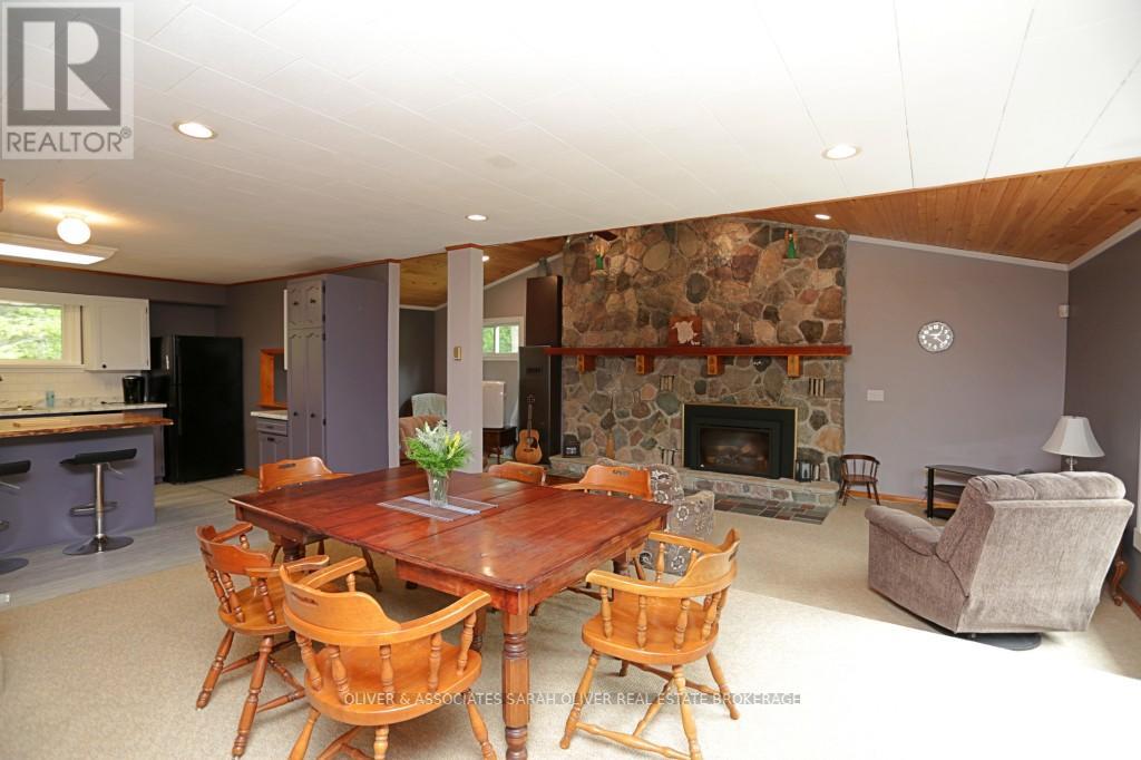 6386 VICTORIA AVENUE - 11