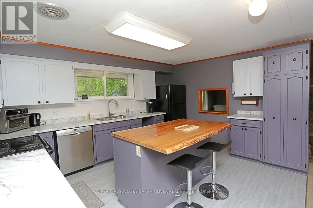 6386 VICTORIA AVENUE - 13