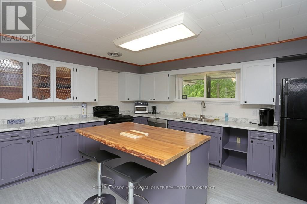 6386 VICTORIA AVENUE - 14