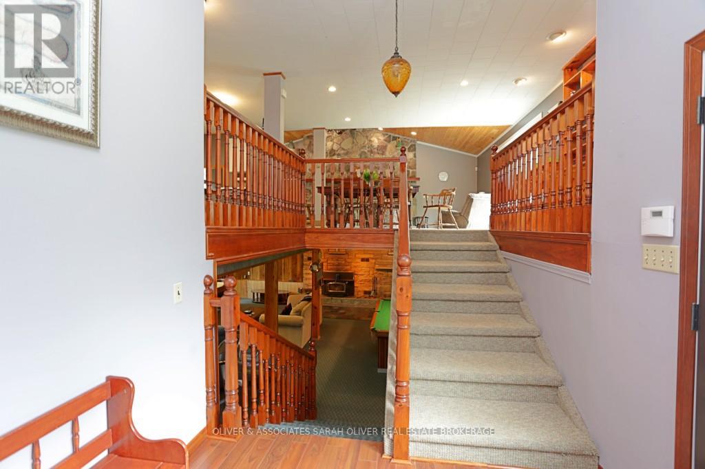 6386 VICTORIA AVENUE - 24