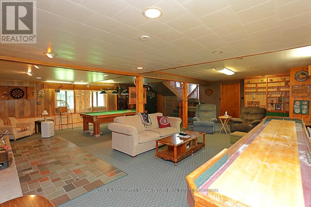 6386 VICTORIA AVENUE - 25