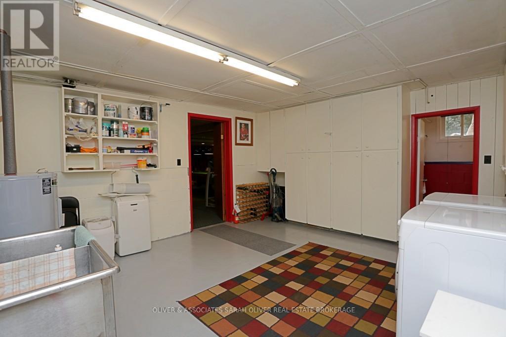 6386 VICTORIA AVENUE - 30