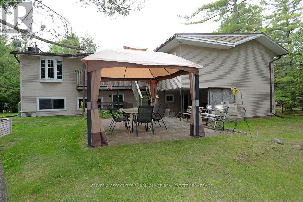 6386 VICTORIA AVENUE - 33