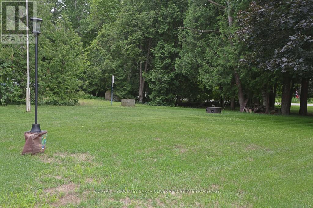 6386 VICTORIA AVENUE - 38