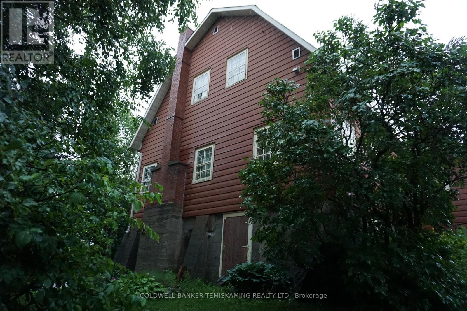 102 GALENA STREET - 4