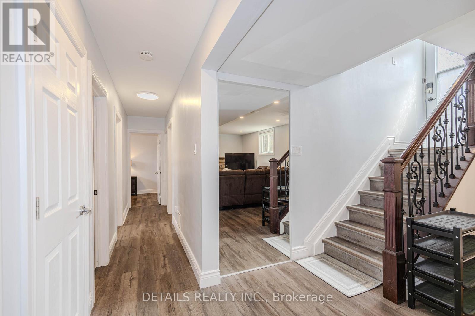 7 KERRY CRESCENT - 28