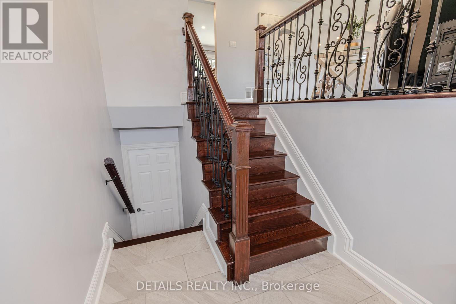 7 KERRY CRESCENT - 3