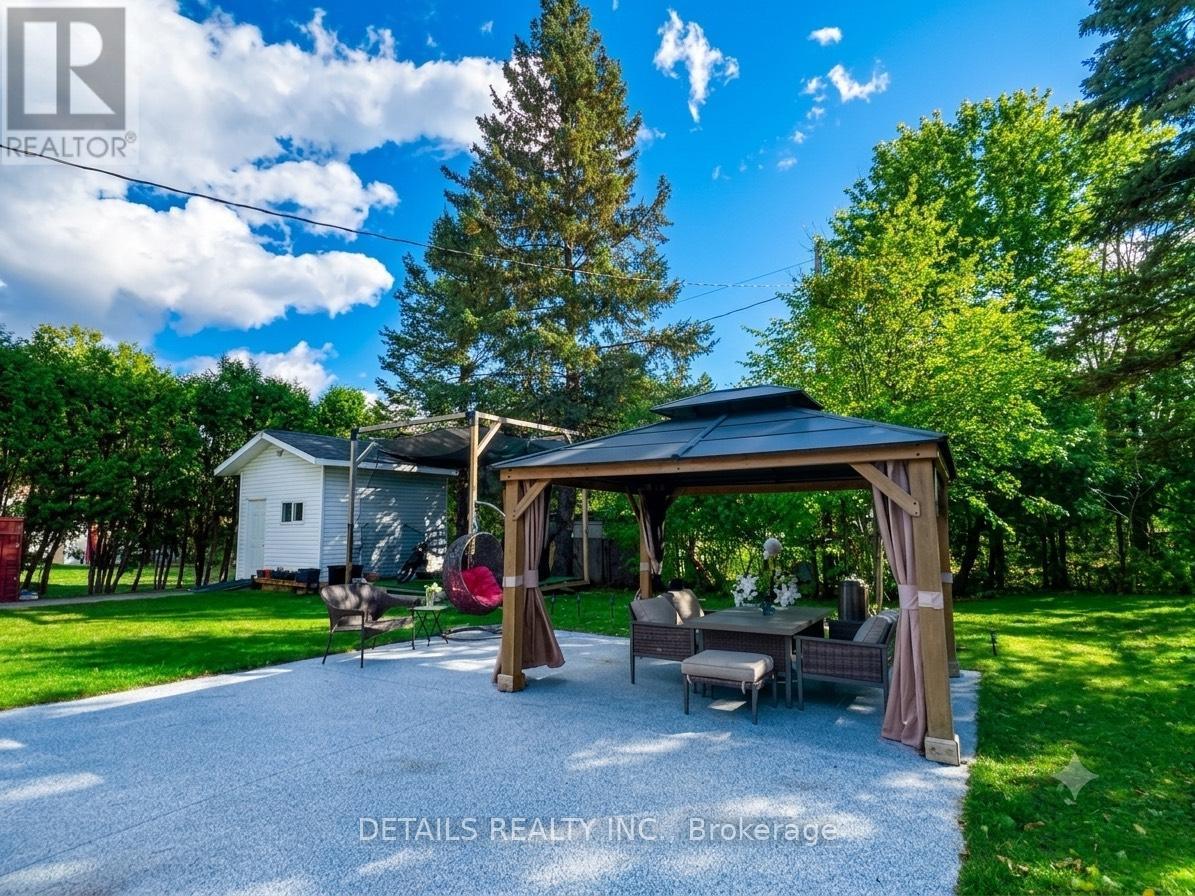 7 KERRY CRESCENT - 48