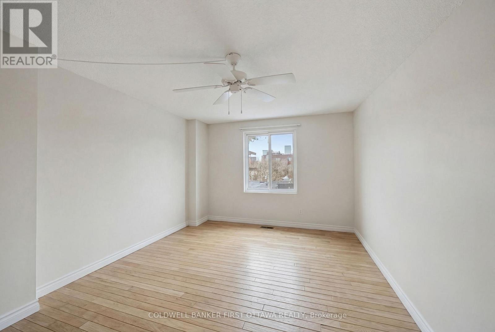 #402 222 GUIGUES AVENUE - 16