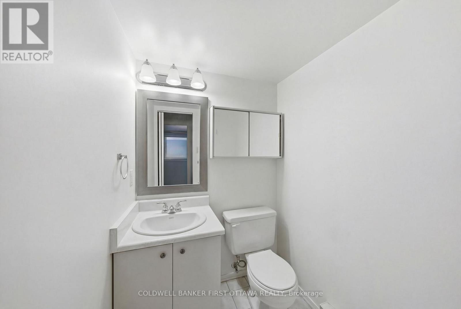 #402 222 GUIGUES AVENUE - 17