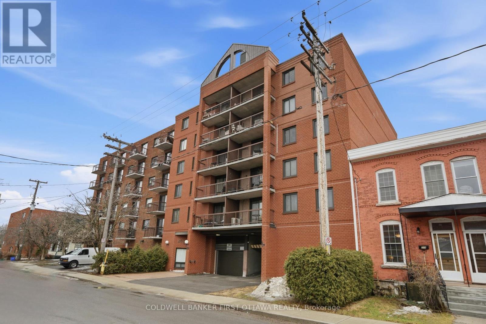 #402 222 GUIGUES AVENUE - 3