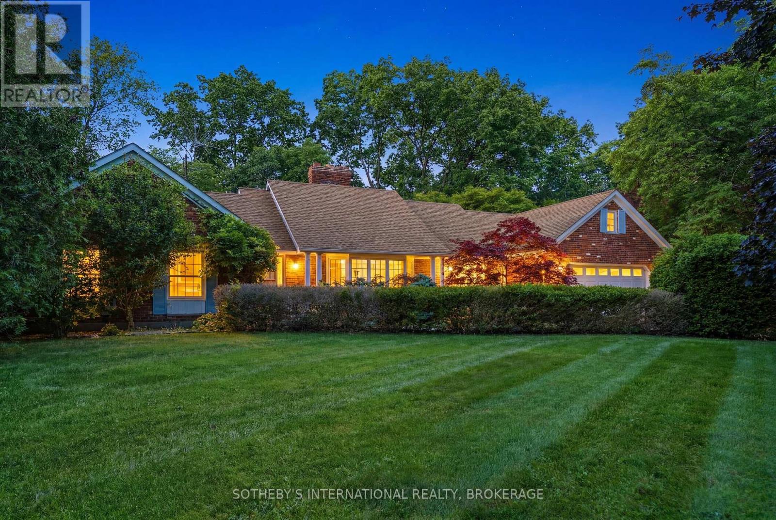 22 COLONEL BUTLER CRESCENT - 1