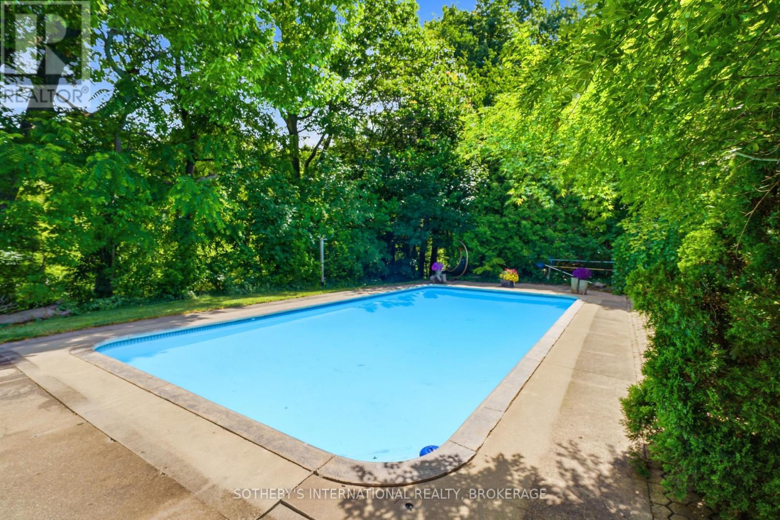 22 COLONEL BUTLER CRESCENT - 13