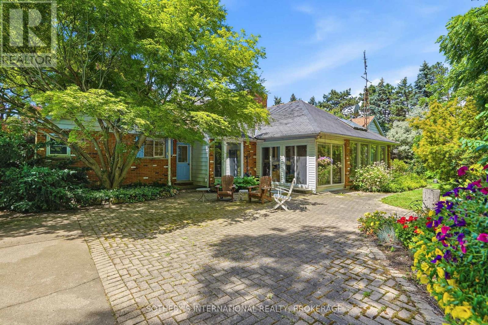 22 COLONEL BUTLER CRESCENT - 19