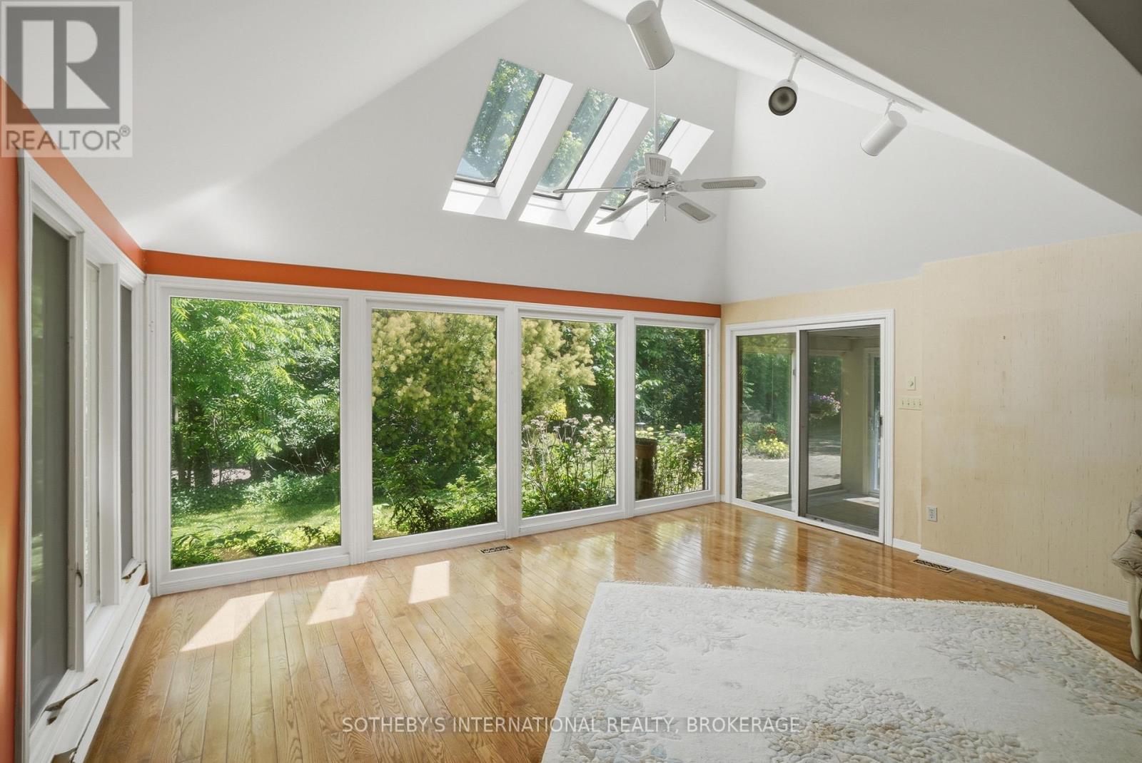 22 COLONEL BUTLER CRESCENT - 22