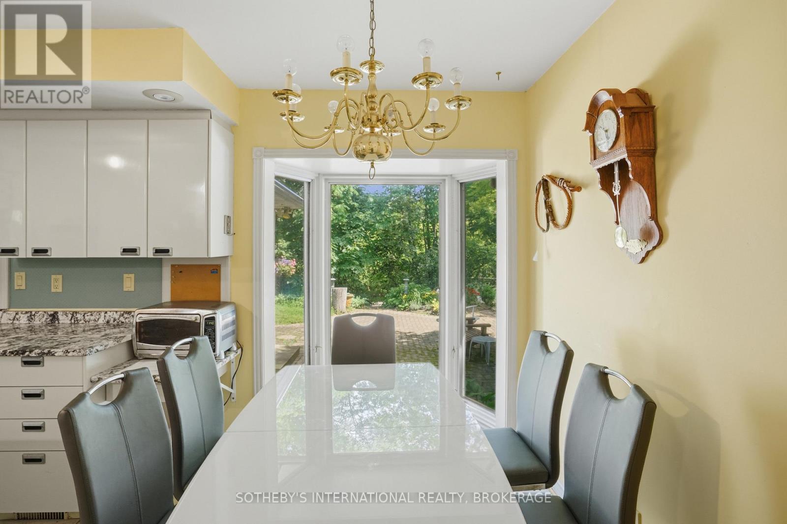 22 COLONEL BUTLER CRESCENT - 27