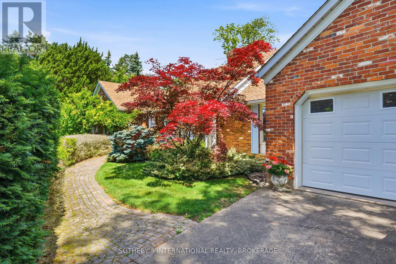 22 COLONEL BUTLER CRESCENT - 9