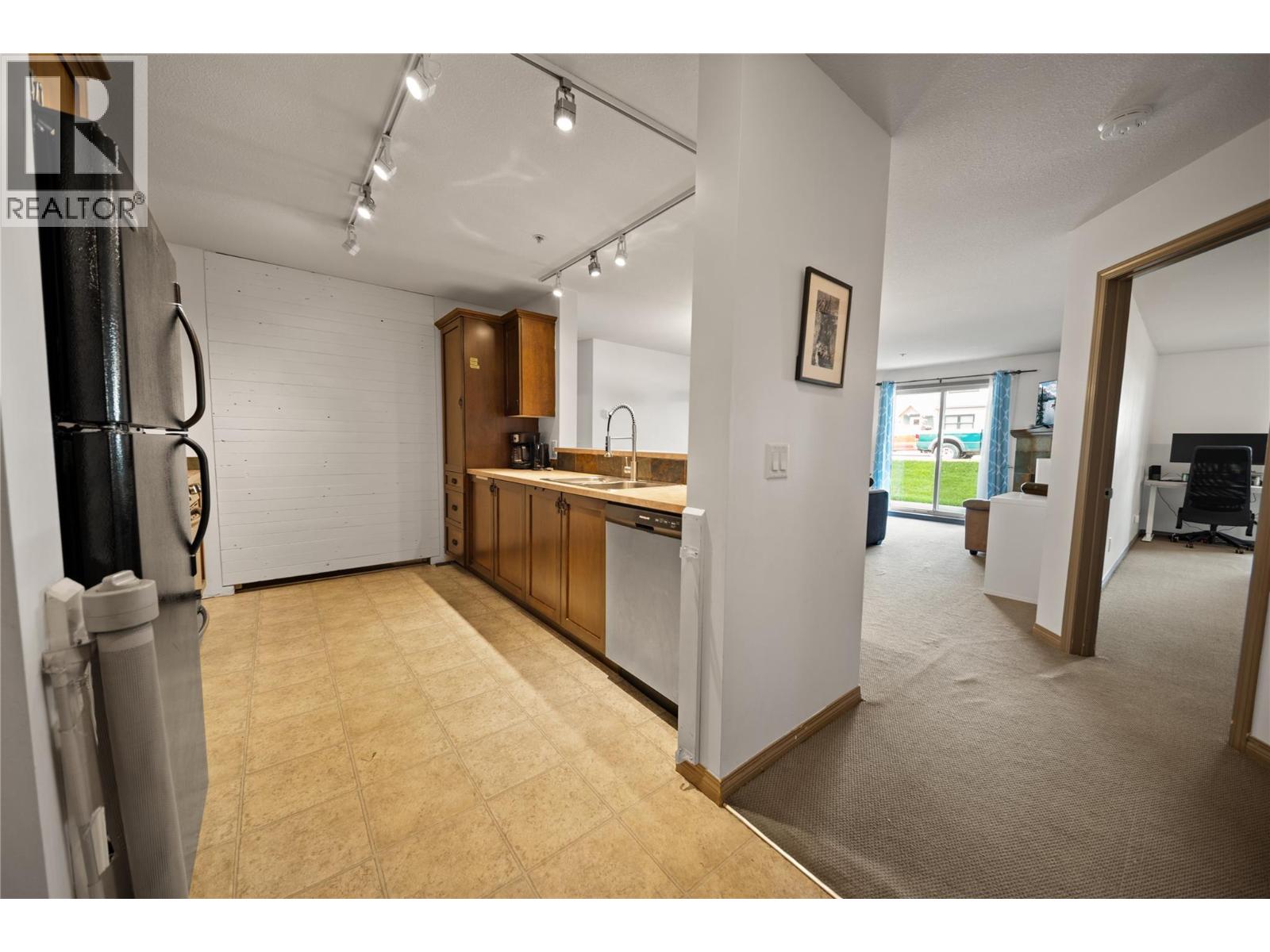 #1105 4884 STANLEY Street - Image 6