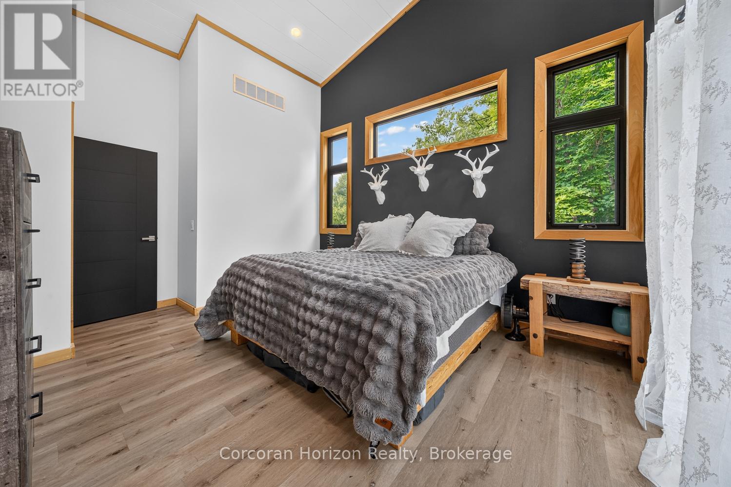 9 SILVER BIRCH CIRCLE N - 18