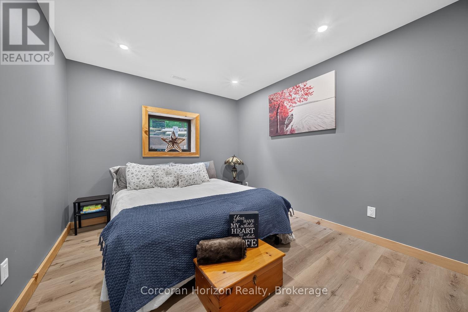 9 SILVER BIRCH CIRCLE N - 30