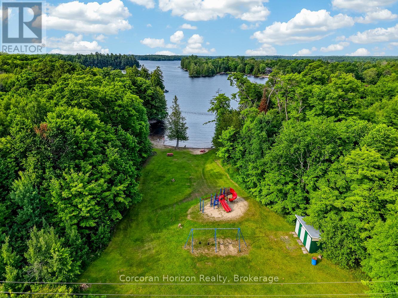 9 SILVER BIRCH CIRCLE N - 43